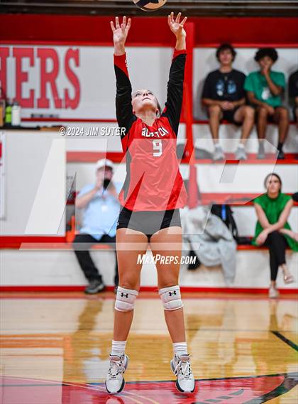 Thumbnail 1 in Burton vs Schulenburg photogallery.