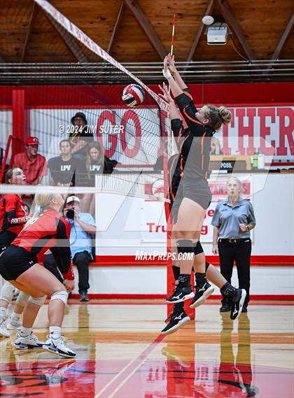 Thumbnail 3 in Burton vs Schulenburg photogallery.