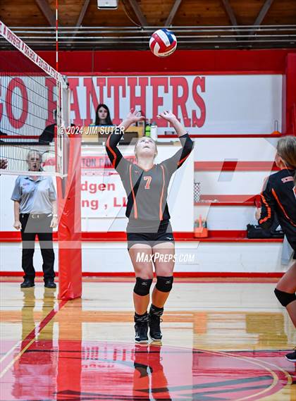 Thumbnail 3 in Burton vs Schulenburg photogallery.