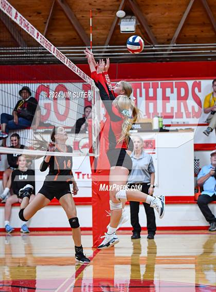 Thumbnail 3 in Burton vs Schulenburg photogallery.