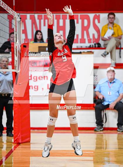 Thumbnail 2 in Burton vs Schulenburg photogallery.