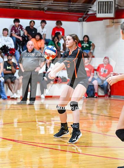 Thumbnail 1 in Burton vs Schulenburg photogallery.