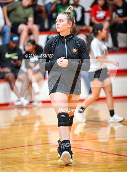 Thumbnail 2 in Burton vs Schulenburg photogallery.