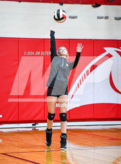 Thumbnail 2 in Burton vs Schulenburg photogallery.