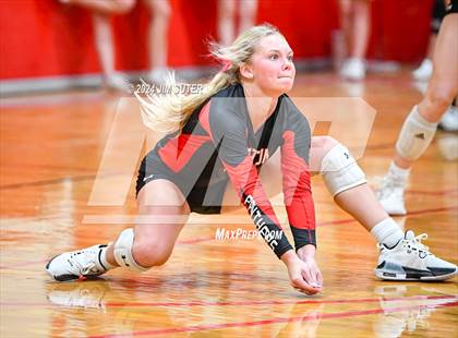 Thumbnail 1 in Burton vs Schulenburg photogallery.