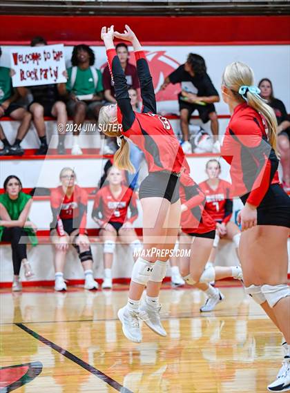 Thumbnail 3 in Burton vs Schulenburg photogallery.