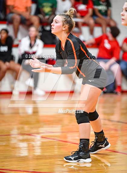 Thumbnail 2 in Burton vs Schulenburg photogallery.