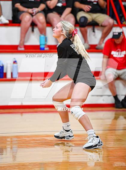 Thumbnail 2 in Burton vs Schulenburg photogallery.