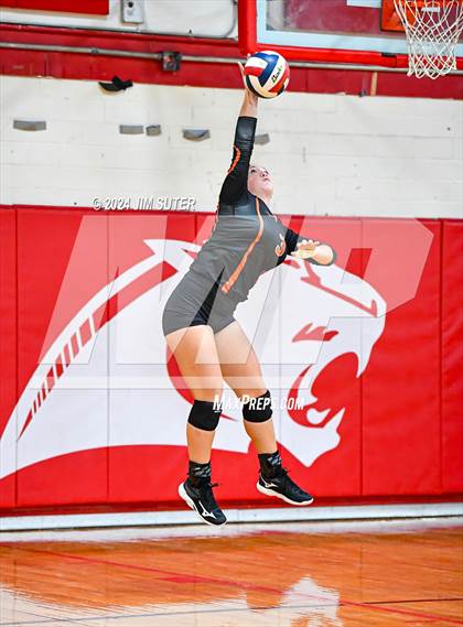 Thumbnail 2 in Burton vs Schulenburg photogallery.