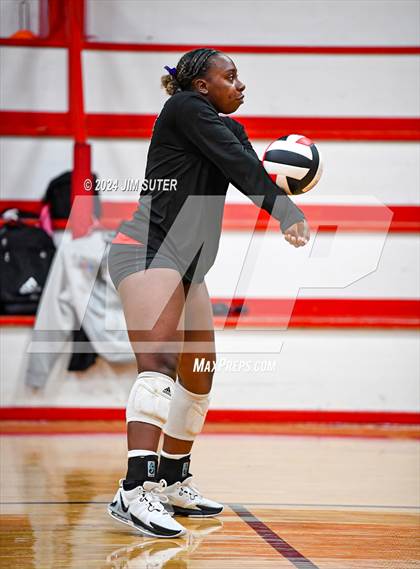 Thumbnail 1 in Burton vs Schulenburg photogallery.