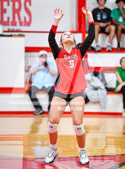 Thumbnail 2 in Burton vs Schulenburg photogallery.
