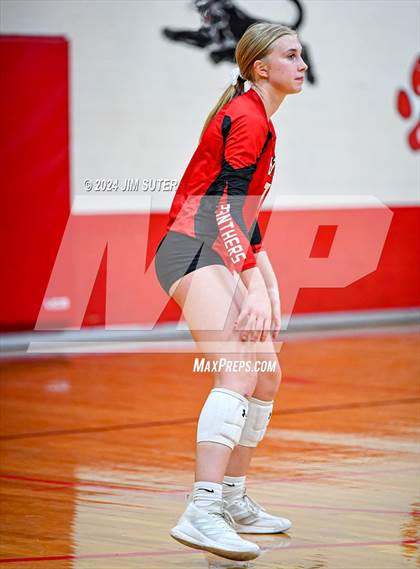 Thumbnail 3 in Burton vs Schulenburg photogallery.