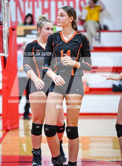 Thumbnail 2 in Burton vs Schulenburg photogallery.