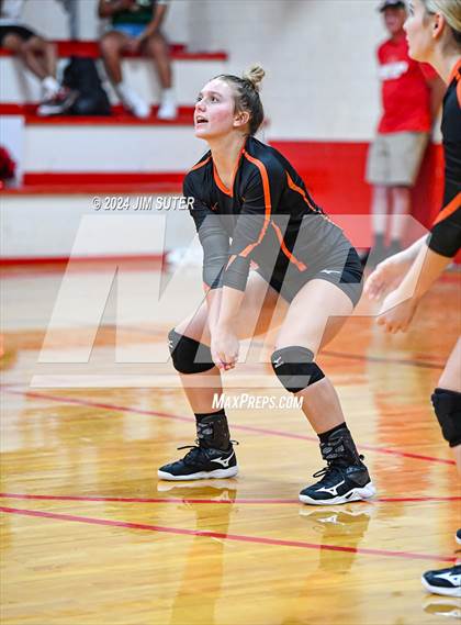 Thumbnail 3 in Burton vs Schulenburg photogallery.