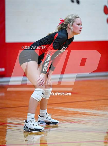 Thumbnail 2 in Burton vs Schulenburg photogallery.