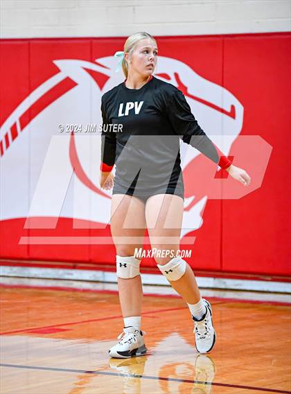 Thumbnail 2 in Burton vs Schulenburg photogallery.