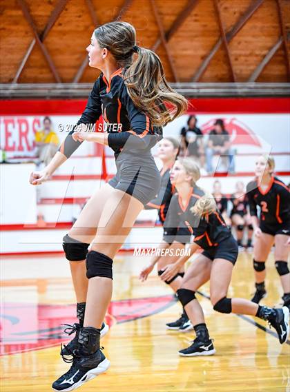 Thumbnail 3 in Burton vs Schulenburg photogallery.