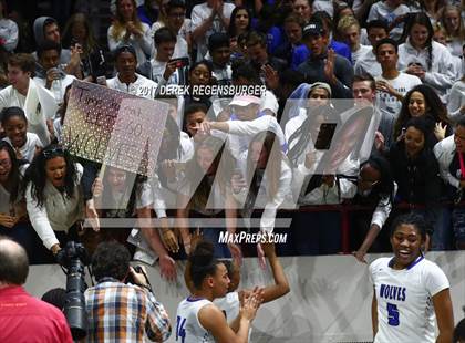 Thumbnail 1 in Lakewood vs Grandview (CHSAA 5A Final) photogallery.