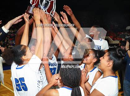 Thumbnail 3 in Lakewood vs Grandview (CHSAA 5A Final) photogallery.