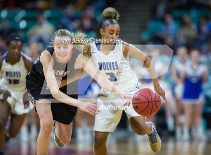 Thumbnail 3 in Lakewood vs Grandview (CHSAA 5A Final) photogallery.