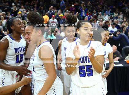 Thumbnail 2 in Lakewood vs Grandview (CHSAA 5A Final) photogallery.