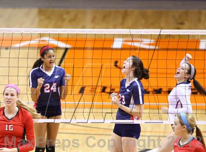 Thumbnail 3 in Allen vs. The Woodlands (UIL 5A Region 2 Semifinal Playoff) photogallery.