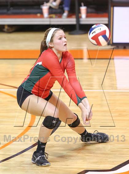 Thumbnail 2 in Allen vs. The Woodlands (UIL 5A Region 2 Semifinal Playoff) photogallery.