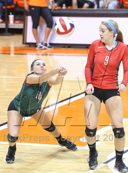 Thumbnail 3 in Allen vs. The Woodlands (UIL 5A Region 2 Semifinal Playoff) photogallery.