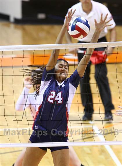 Thumbnail 1 in Allen vs. The Woodlands (UIL 5A Region 2 Semifinal Playoff) photogallery.