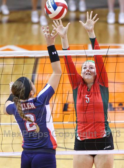 Thumbnail 2 in Allen vs. The Woodlands (UIL 5A Region 2 Semifinal Playoff) photogallery.