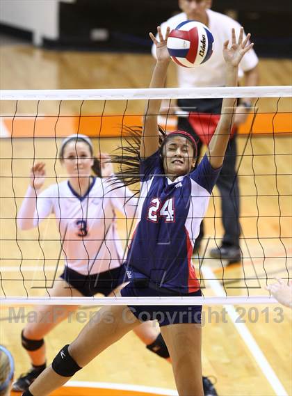Thumbnail 2 in Allen vs. The Woodlands (UIL 5A Region 2 Semifinal Playoff) photogallery.