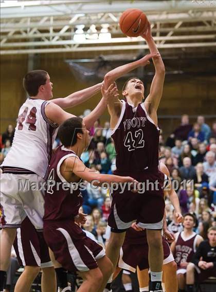 Thumbnail 2 in Prout vs. East Greenwich (RIIL Division 3 Final) photogallery.