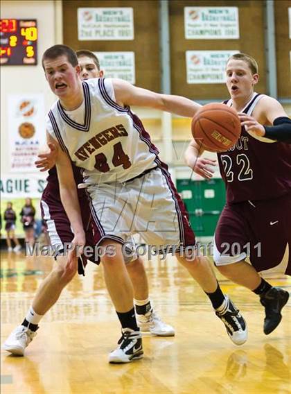 Thumbnail 3 in Prout vs. East Greenwich (RIIL Division 3 Final) photogallery.