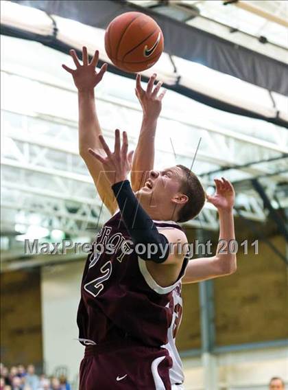 Thumbnail 1 in Prout vs. East Greenwich (RIIL Division 3 Final) photogallery.