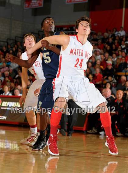 Thumbnail 2 in St. John Bosco vs Mater Dei (Nike Extravaganza) photogallery.