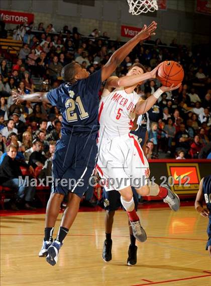 Thumbnail 2 in St. John Bosco vs Mater Dei (Nike Extravaganza) photogallery.