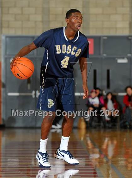 Thumbnail 3 in St. John Bosco vs Mater Dei (Nike Extravaganza) photogallery.