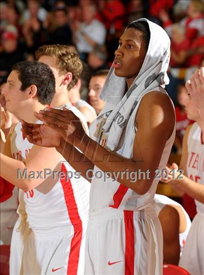 Thumbnail 2 in St. John Bosco vs Mater Dei (Nike Extravaganza) photogallery.