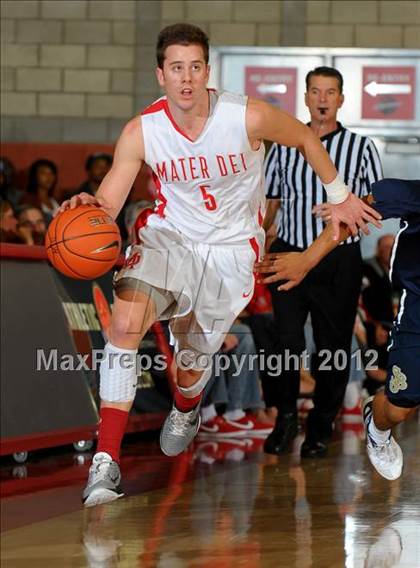 Thumbnail 1 in St. John Bosco vs Mater Dei (Nike Extravaganza) photogallery.
