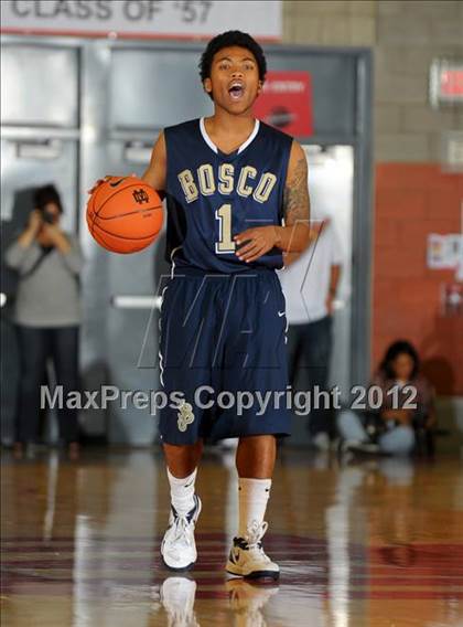 Thumbnail 3 in St. John Bosco vs Mater Dei (Nike Extravaganza) photogallery.