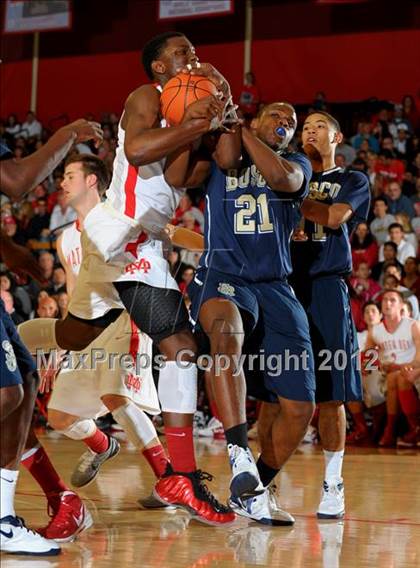 Thumbnail 1 in St. John Bosco vs Mater Dei (Nike Extravaganza) photogallery.