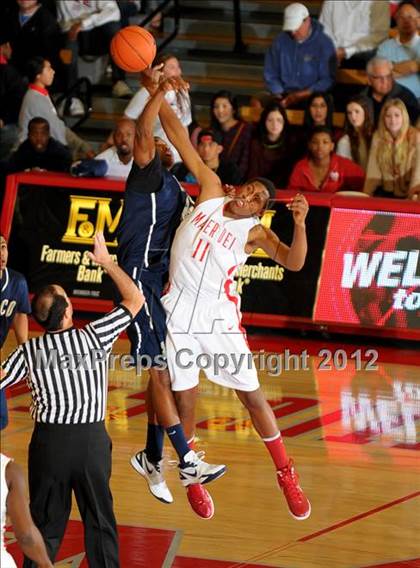 Thumbnail 1 in St. John Bosco vs Mater Dei (Nike Extravaganza) photogallery.