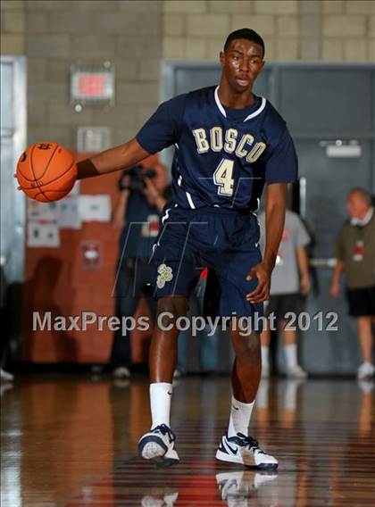 Thumbnail 2 in St. John Bosco vs Mater Dei (Nike Extravaganza) photogallery.