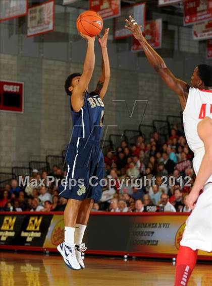 Thumbnail 2 in St. John Bosco vs Mater Dei (Nike Extravaganza) photogallery.
