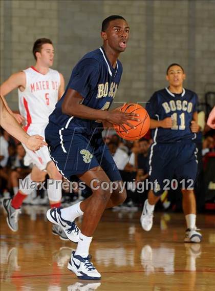 Thumbnail 3 in St. John Bosco vs Mater Dei (Nike Extravaganza) photogallery.
