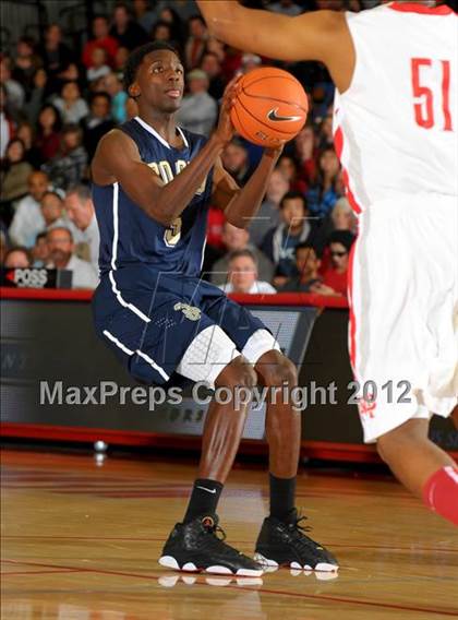 Thumbnail 2 in St. John Bosco vs Mater Dei (Nike Extravaganza) photogallery.