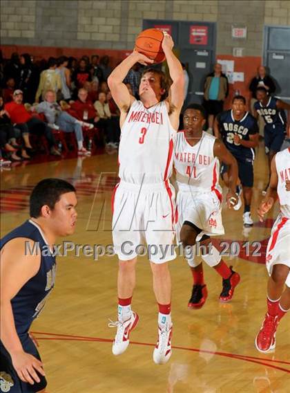 Thumbnail 2 in St. John Bosco vs Mater Dei (Nike Extravaganza) photogallery.