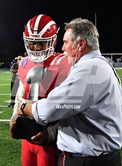 Thumbnail 2 in St. Frances Academy vs. Mater Dei (Trinity League vs. USA Showcase) photogallery.