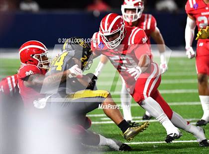 Thumbnail 2 in St. Frances Academy vs. Mater Dei (Trinity League vs. USA Showcase) photogallery.