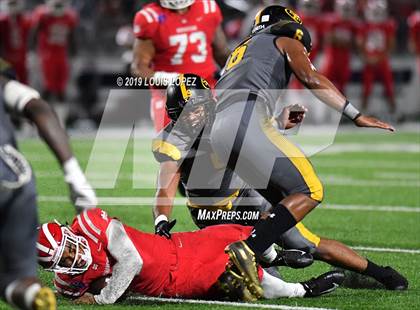 Thumbnail 2 in St. Frances Academy vs. Mater Dei (Trinity League vs. USA Showcase) photogallery.